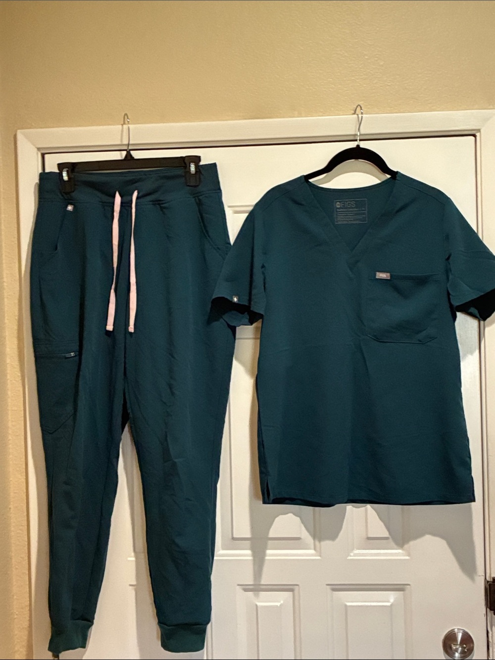 Figs blue Medical Scrub 2 piece Set with light lavendar Drawstrings